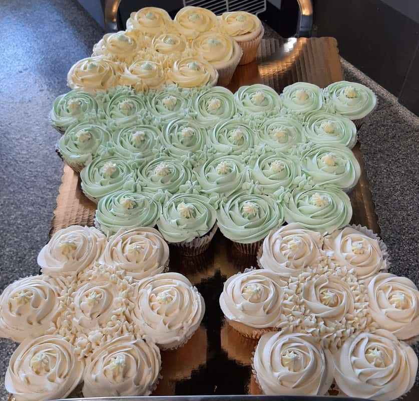 Carriage Pull Apart Cake